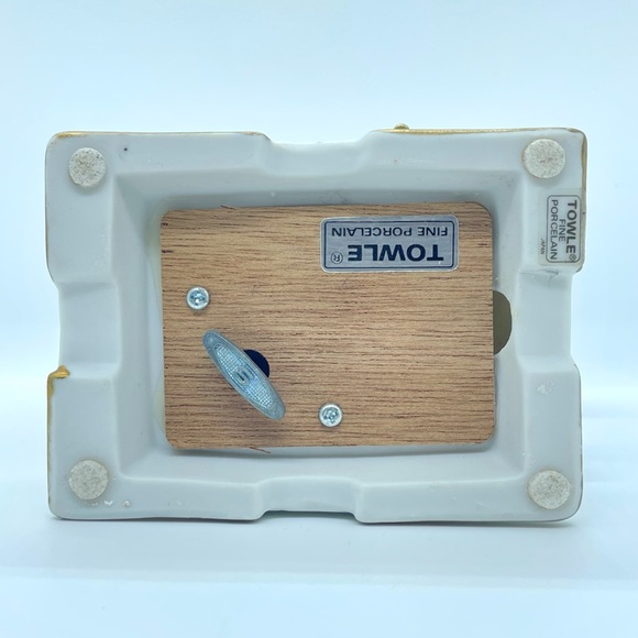 Towle Fine Porcelain Hand Painted Blue Jay Bird Music Box, Vintage Japan 6”H - Picture 7 of 13